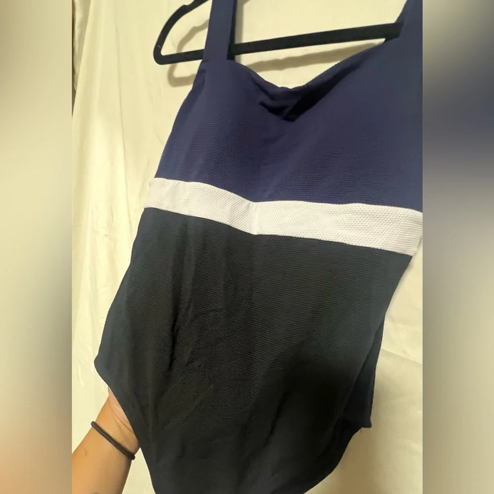 NWT Tommy Bahama Colorblock One Piece Tummy Control Swimsuit Summer Beach - Picture 7 of 11